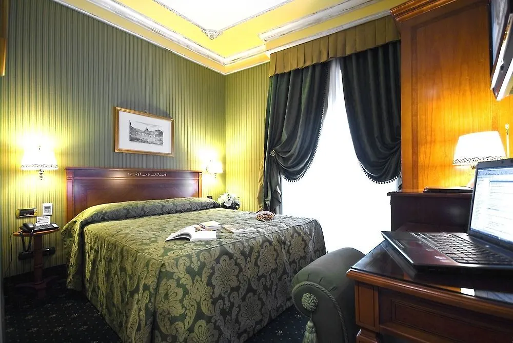 Hotel Manfredi Suite In Roma