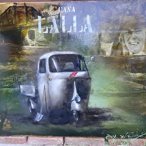 https://casa-lalla.it-tuscanyhotel.com