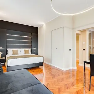  Apartment Frattina High-end